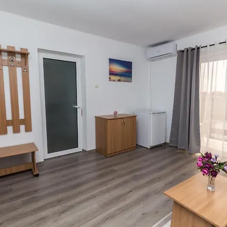 Zambilelor 3 3* Două Mai