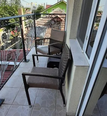 Zambilelor 3 Vendégház Două Mai